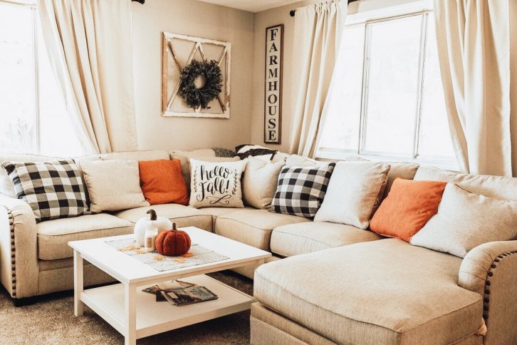 fall themed living room